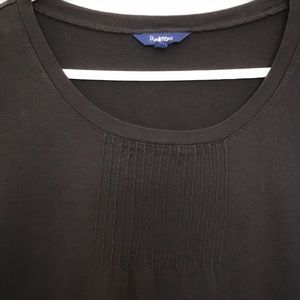 Reitmans very flattering black top size small